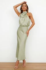 Justyna – Langes Kleid mit Neckholder-Ausschnitt – Minzgrün