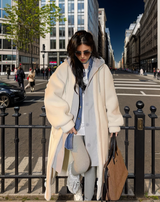 Marisol - Stilvolle Kapuzenjacke mit Zweifarbdesign & Knopfverschluss – Creme