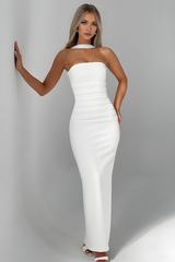 Deborah - Strapless Bandage-Maxikleid mit Chiffon-Halterdrape – Weiß