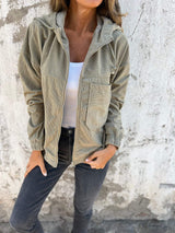 Tova – Stilvolle Cordjacke mit Reißverschluss – Beige