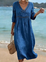 Quessia - Soft-Touch-Kleid mit V-Ausschnitt – Marine