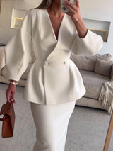 Regina - Elegantes Ensemble mit strukturiertem Blazer und langem, tailliertem Rock – Weiß