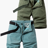 Herren-Bermudashorts mit Gürtel für Sommer- und Outdoor-Aktivitäten – Hellblau + Armeegrün