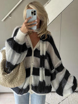 Gemütlicher gestreifter Strickcardigan – Schwarz & Weiß