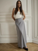 Andrina - Langer Rock aus Satin mit Fishtail-Schnitt – Hellgrau