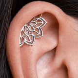 Mieko – Mandala Helix Ohrring – Silber
