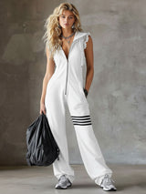 Retro-inspirierter schwarzer ärmelloser Kapuzen-Jumpsuit mit sportlichen Spitzenstreifen – Weiß