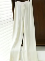 ELVINA – DIE STRICKHOSE MIT WEITEM BEIN FÜR STILVOLLE GEMÜTLICHKEIT – Weiß