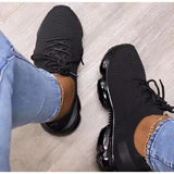 Wrenleigh : Damen-Sportschuhe mit luftgepolsterter Sohle und Schnürsenkeln – Schwarz