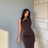 Selena - Enges Kleid mit einer Schulter – Marrón