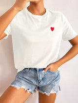 Basic Damen T-Shirt mit Herz-Detail – Minimalistisch, Casual & Kombinationsstark – Weiß