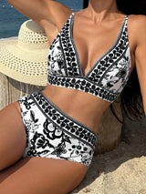 High-Waist Bikini mit floralem Muster & V-Ausschnitt – Schwarz & Weiß