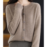 Damen Strickjacke mit O-Ausschnitt aus reiner Merinowoll – Braun