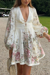 Thessaly – Vintage-inspiriertes Minikleid mit Blumenmuster und Puffärmeln – Creme