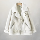Alva - Stilvolle Leder-Bikerjacke mit Polokragen und Gürtel – Weiß