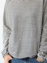 Weiß-schwarzer damenpullover: stylisches basic-langarmshirt für den winter – Weiß