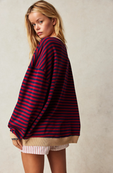 Zoe übergroßer pullover | gestreifter, gemütlicher pullover – Schwarz und Rot