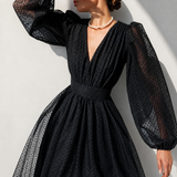 Emina - Stilvolles V-Ausschnitt Kleid mit langen Ärmeln – Schwarz