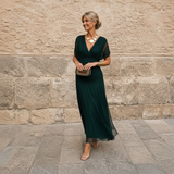 Devanta - Schickes Kleid mit V-Ausschnitt – Grün