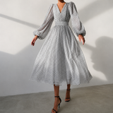 Emina - Stilvolles V-Ausschnitt Kleid mit langen Ärmeln – Weiß