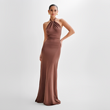 Jianna - Stilvolles Neckholder-Maxikleid – Braun