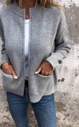 Tanja – Strickjacke für den eleganten Winter – Grau