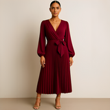 Naomi - Elegantes Kleid mit V-Ausschnitt und Raffungen – Rot