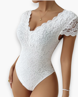 Damen Eleganter V-Ausschnitt Bodysuit | Kurzer Ärmel – Weiß
