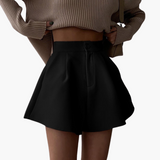 Falten Shorts mit weitem Schnitt - Damen Sommer Chic – Schwarz