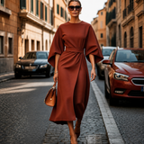 Sonia - Elegantes Kleid mit auffälligen Ärmeln – Braun / Rot