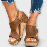Orthopädische Schuhe mit Keilabsatz – Braun