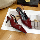 Angelle - Modische Damenschuhe mit eleganter Schnalle – Weinrot