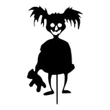 SpookyCharm Personalisierbares Halloween‑Gartenschild mit Figuren – Dekoration für Außenbereiche – Schwarz