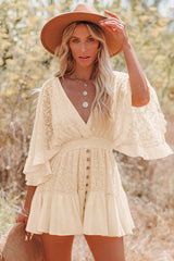 Dreamy Nights - Minikleid mit V-Ausschnitt und Spitze – Beige