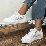 Willemina - Damen Sneaker mit Spitzenmuster und Schnürung – Weiß