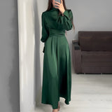 Emory - Langes Damenkleid mit hoher Taille und Rüschenärmeln – Dunkelgrün
