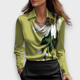Melvine – Satiniert glänzende Bluse mit Drapierung – Grün