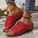 Ivy - Metallic-Keilsandaletten mit raffiniertem Design – Rot