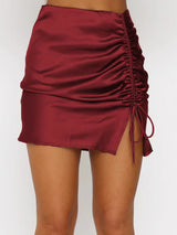 Satin Minirock Damen – Hochtailliert, Glänzend, Vegan, Sommer – Bordeaux