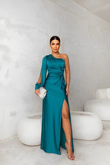 Asymmetrisches Satinkleid – One-Shoulder Abendkleid mit Schlitz & Drapierung – Blaugrün