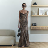 Selena - Maxikleid aus Satin mit Leopardenmuster – Leopardenmuster