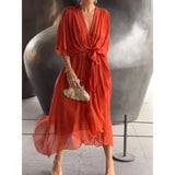 Damenkleid mit V-Ausschnitt | Stilvoller Seidenchiffon – Orange