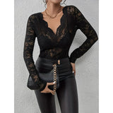 Patricia - Elegantes Damentop mit floralem Muster – Schwarz