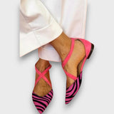 Fenna – Ballerinas mit Zebramuster und Kreuzriemen – Rose