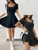 Gudrun – Schickes Skaterkleid mit integrierten Shorts und Tasche – Schwarz