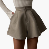 Falten Shorts mit weitem Schnitt - Damen Sommer Chic – Armygrün