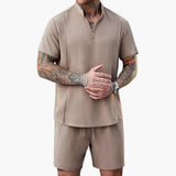 Herren Set mit Henley Shirt und Shorts für den Sommer – Karamell