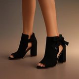 Celine - Raffinierte Peep-Toe-Pumps – Schwarz