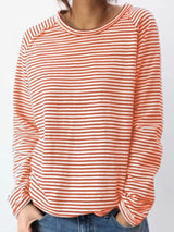 Weiß-schwarzer damenpullover: stylisches basic-langarmshirt für den winter – Rot