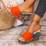 Laerke – Keilabsatzsandale Mit Blumenmuster – Rot